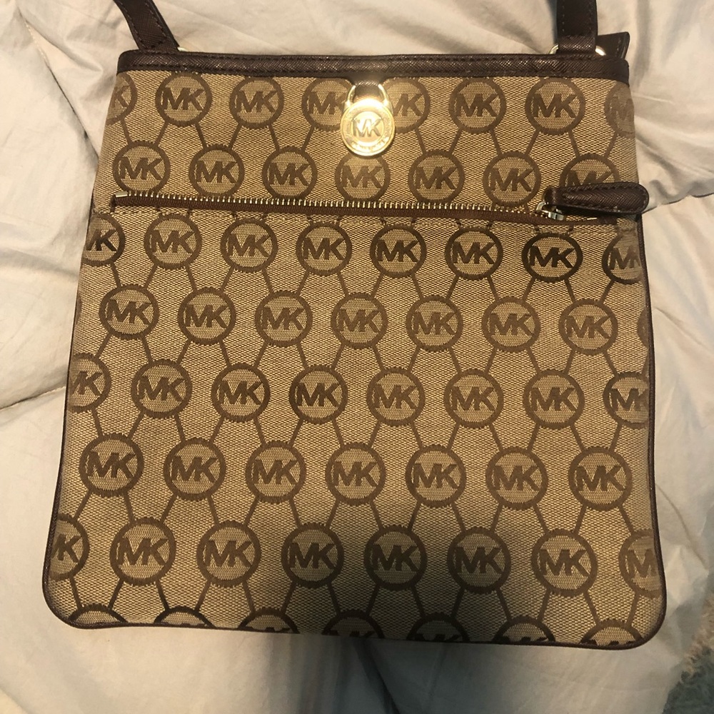 Authentic Michael Kors crossbody